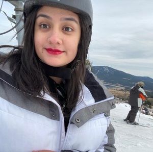 Meet your Posher, Lina